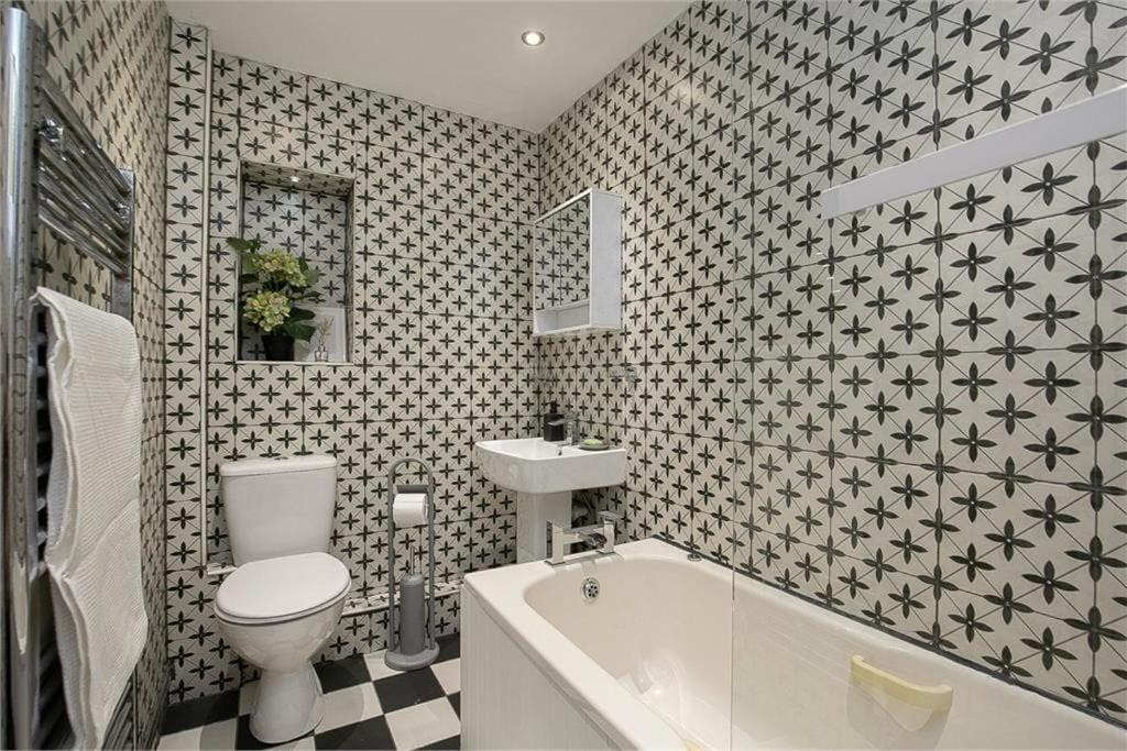 Dreghorn House 4 Bedrooms 3 Toilets 3 Reception Free Parking 233 Mbp Wifi Edinburgh Dış mekan fotoğraf