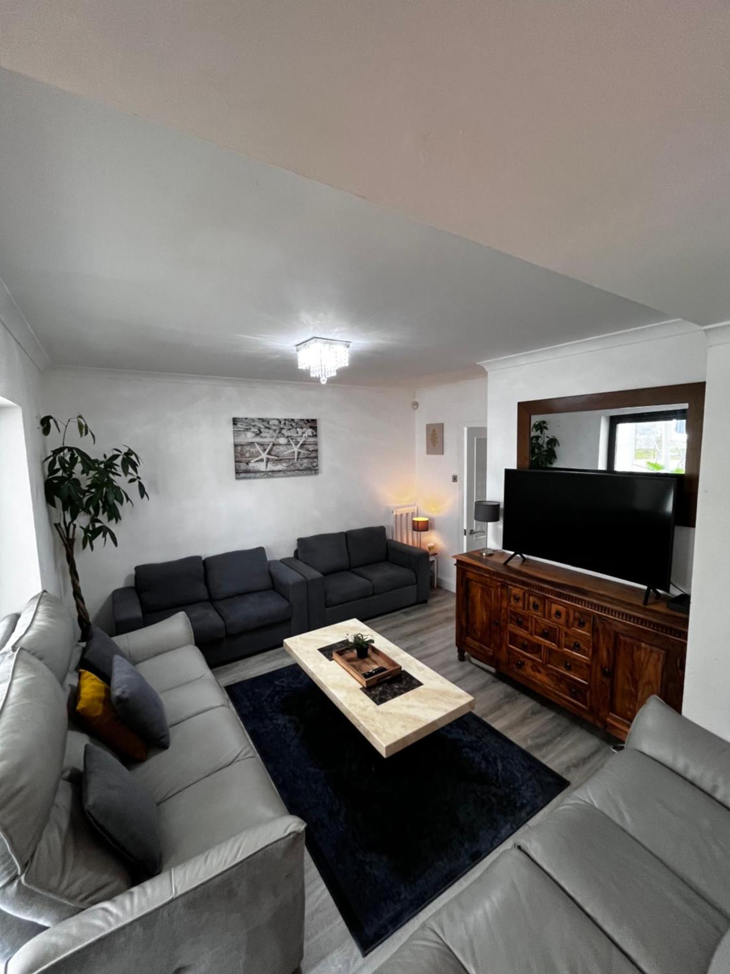Dreghorn House 4 Bedrooms 3 Toilets 3 Reception Free Parking 233 Mbp Wifi Edinburgh Dış mekan fotoğraf